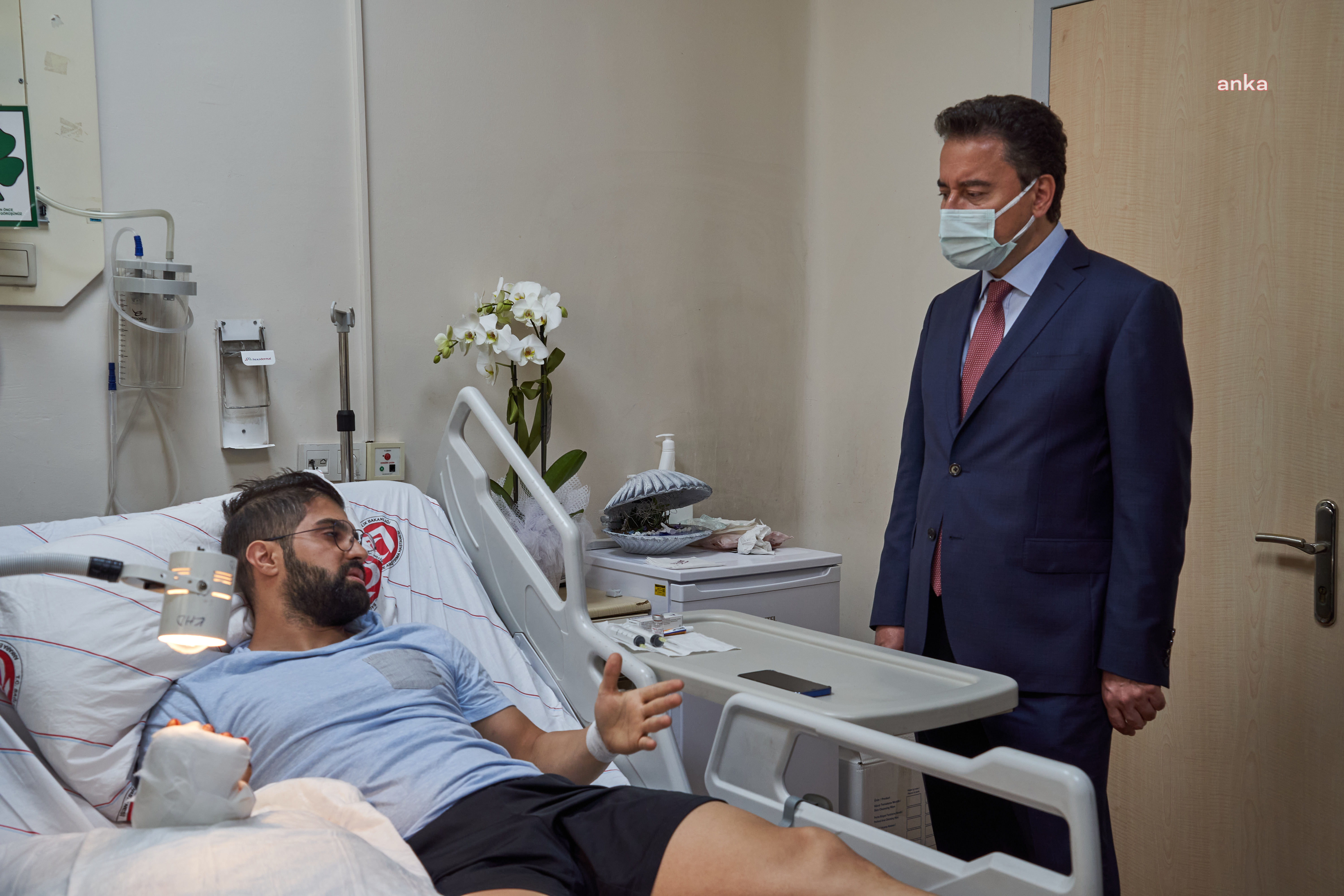 Babacan, yaralı doktoru ziyaret etti… Doktor İskender: “Hayallerimden soğudum”