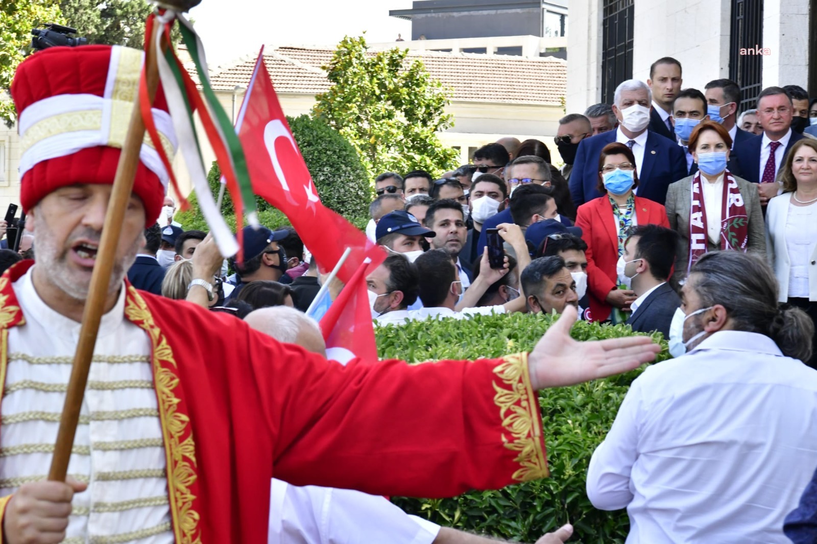 Akşener’e mehteranlı karşılama…