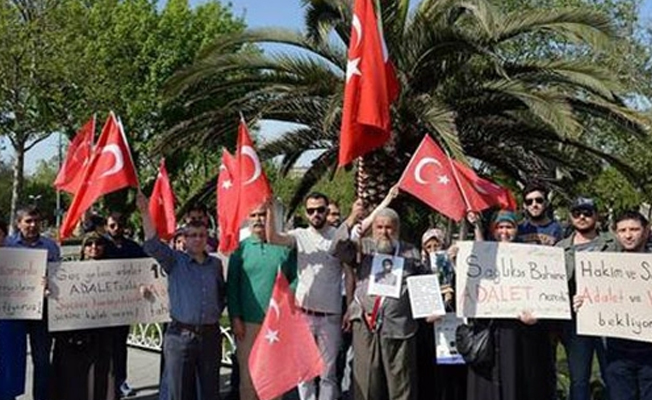 Topbaş'ın damadı tahliye olunca askeri öğrencilerin aileleri İBB önünde eylem yaptı