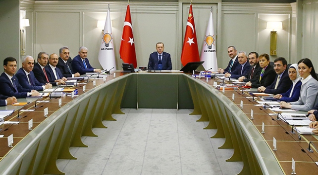 Erdoğan, MYK'da Binali Yıldırım ve Süleyman Soylu'ya ilişkin neler söyledi?