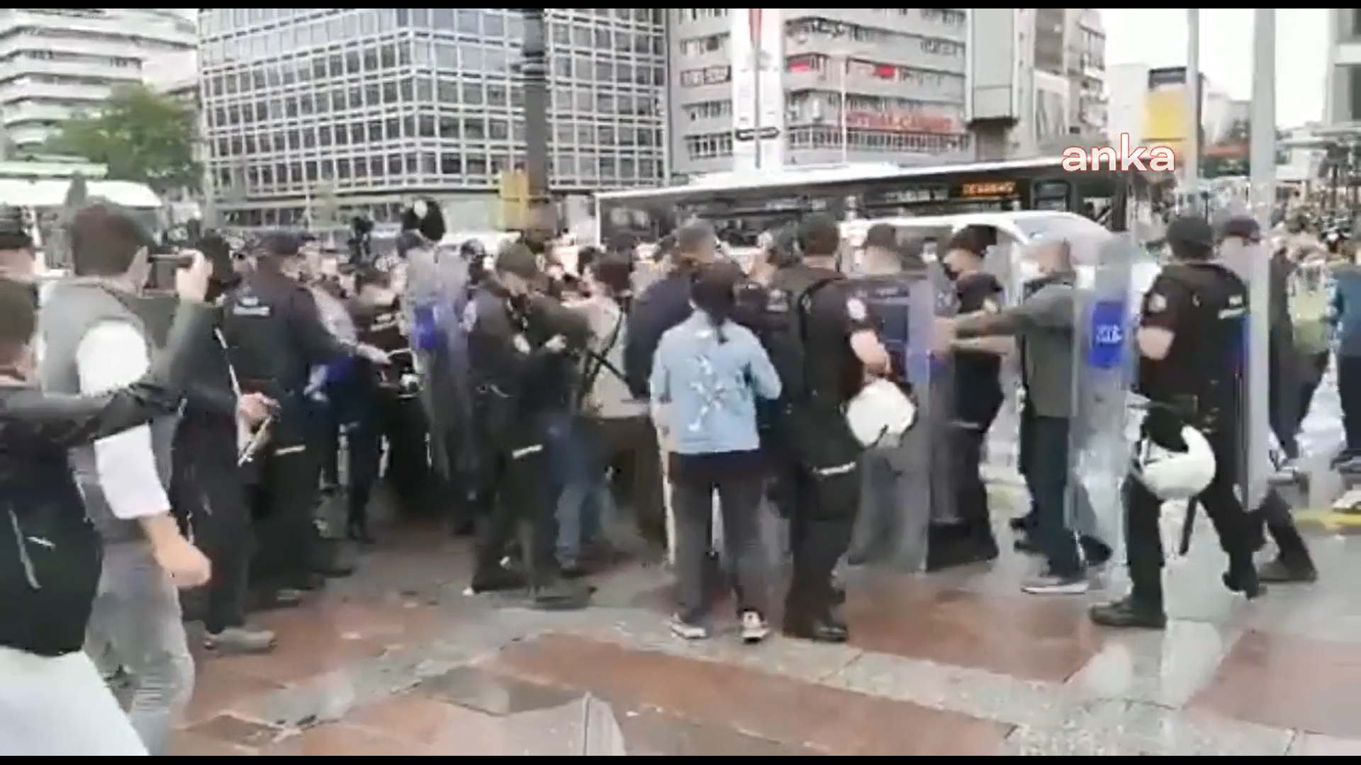 Gezi’de ölen Sarısülük’ü anmasına, polis müdahalesi…