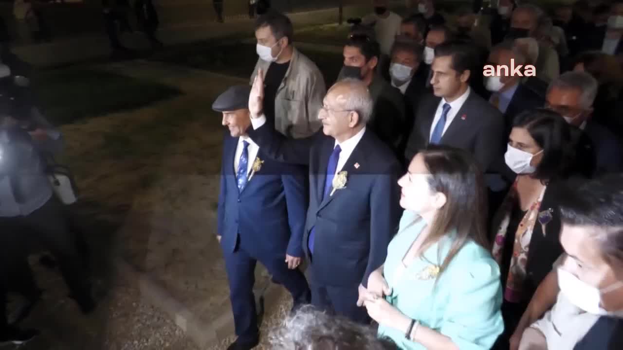 CHP lideri Kemal Kılıçdaroğlu'nun da katılımıyla Efes Tarlası Yaşam Köyü açıldı