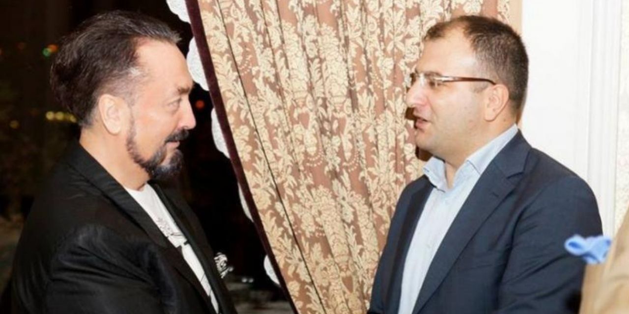 Adnan Oktar'ın evinde polisi bile şoke eden 'Cem Küçük' belgeleri ortalığı karıştırdı!