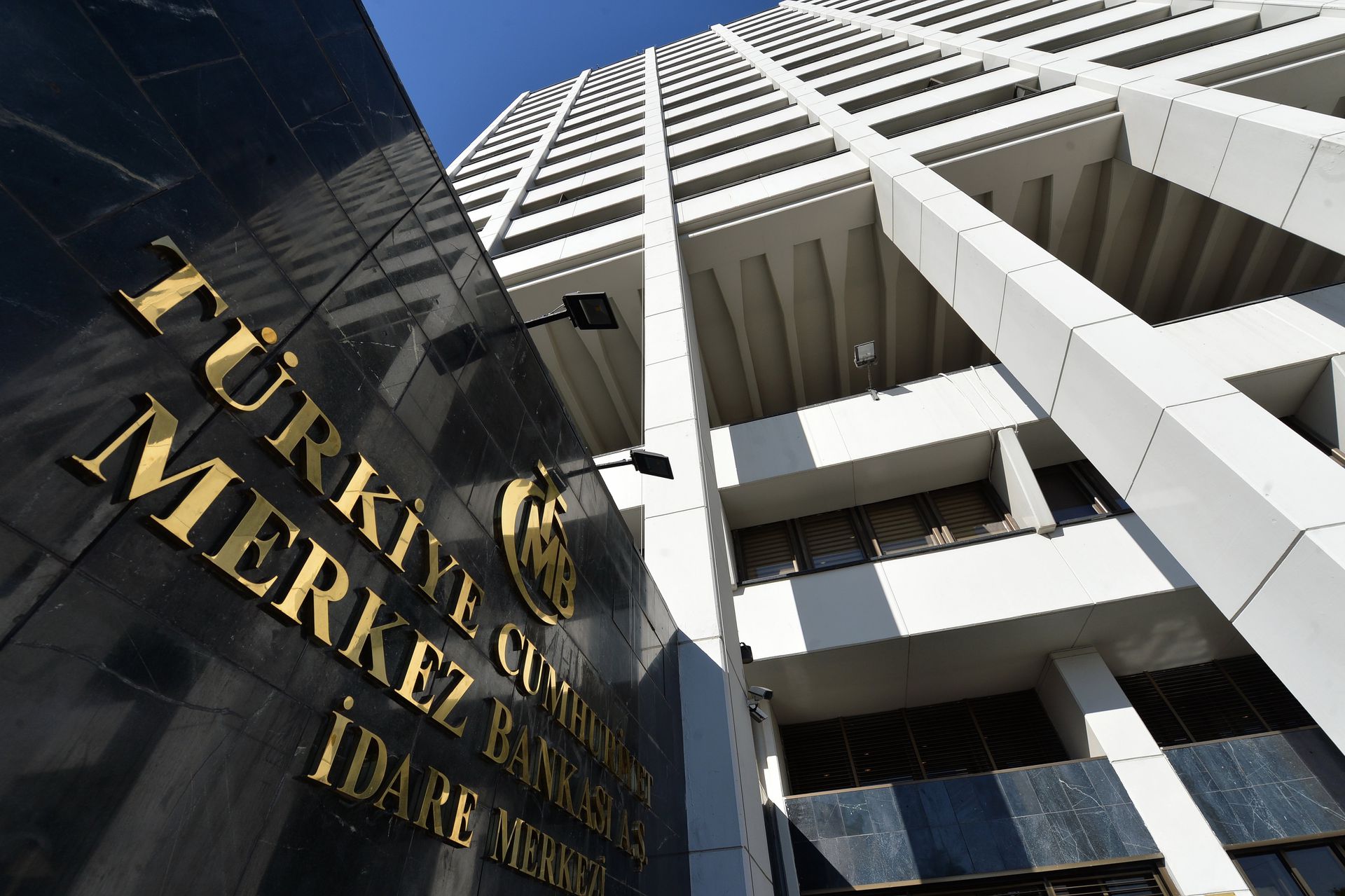 Döviz rezervleri yine düşüyor…