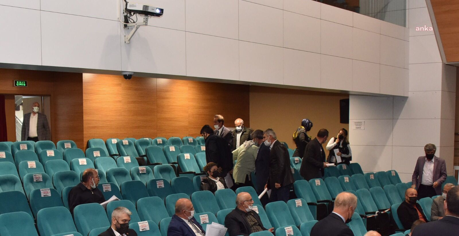 Atatürk’e hakaret, ittifakı böldü… AKP’liler salonu terk etti…