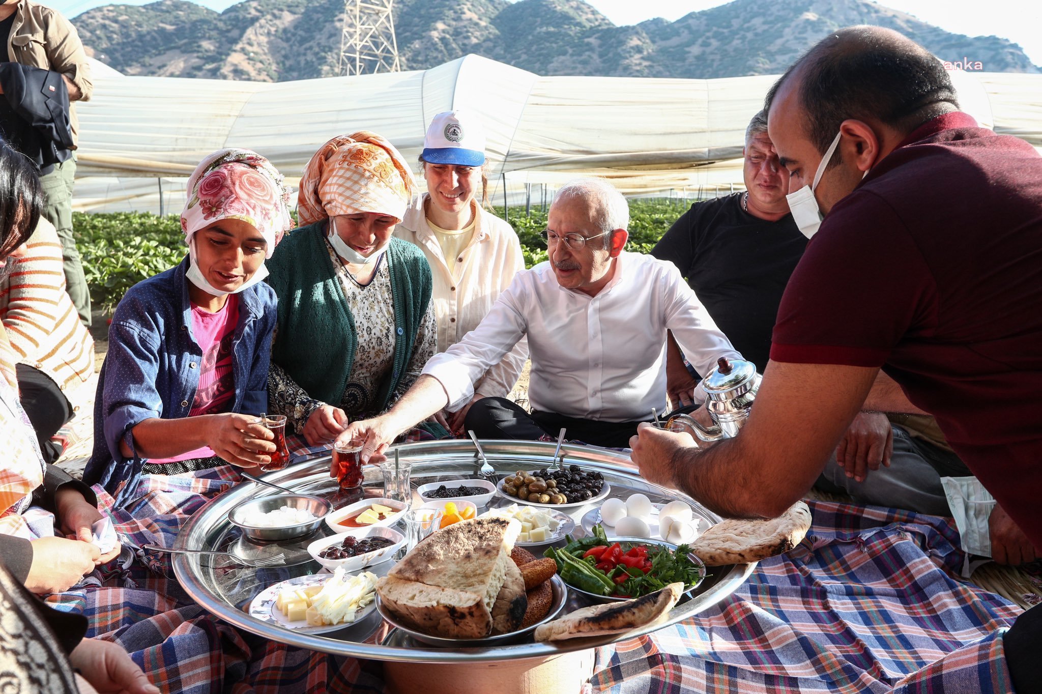 Kılıçdaroğlu’ndan fotoğraflı cevap…