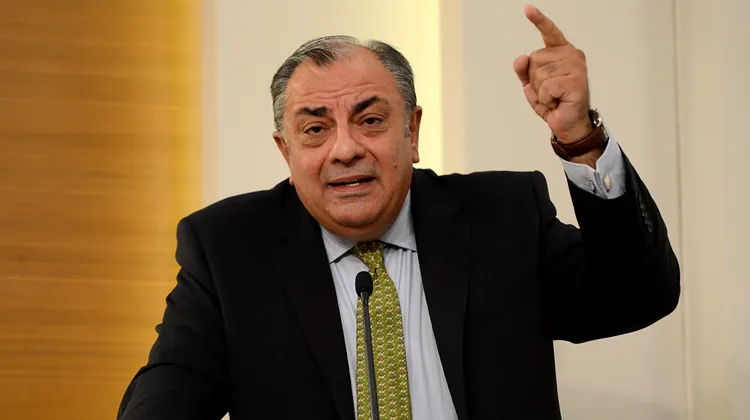 AKP'li Türkeş: "Anayasa canımız sıkılınca değiştirebildiğimiz, çöpe attığımız, bağışladığımız bir elbise değildir"