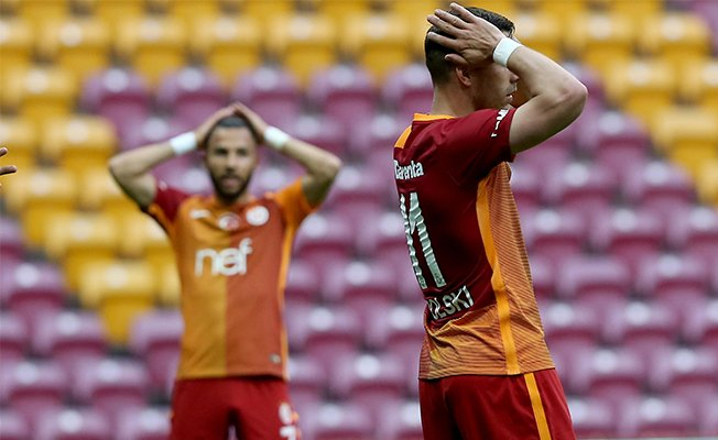 Galatasaray evinde fena dağıldı