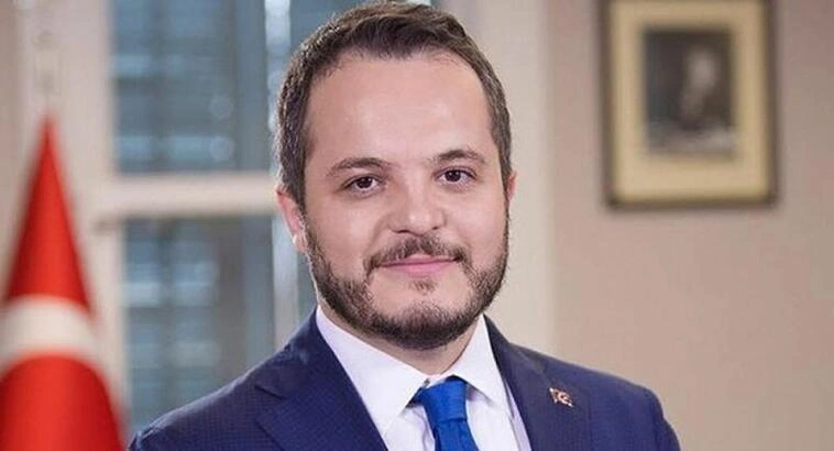 Bilal Erdoğan'ın okul arkadaşına çift maaş!