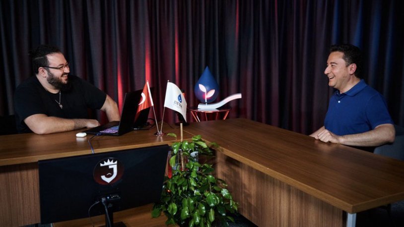 Ali Babacan Twitch yayıncısı Jahrein'in programına konuk oldu