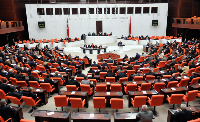 Meclis'te olay; CHP'li ve HDP'li vekiller terk etti