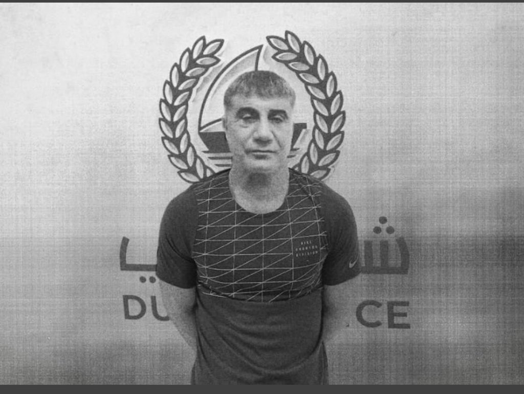 Ak-trollerin paylaştığı fotoğraf montaj çıktı!