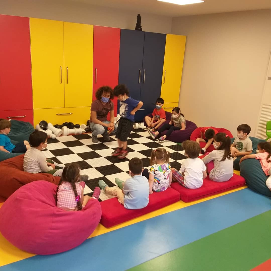 Maltepe Belediyesi, Cumhuriyet Bilim ve Düşler Merkezi'nde çocukları eğlendiriyor