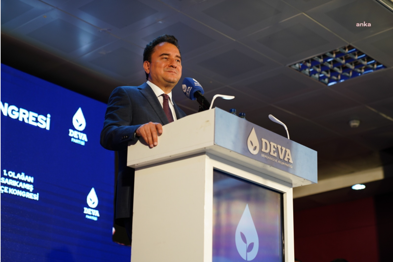 Babacan: "Siyasetin eski yanlış alışkanlıklarına da karşı çıkıyoruz"