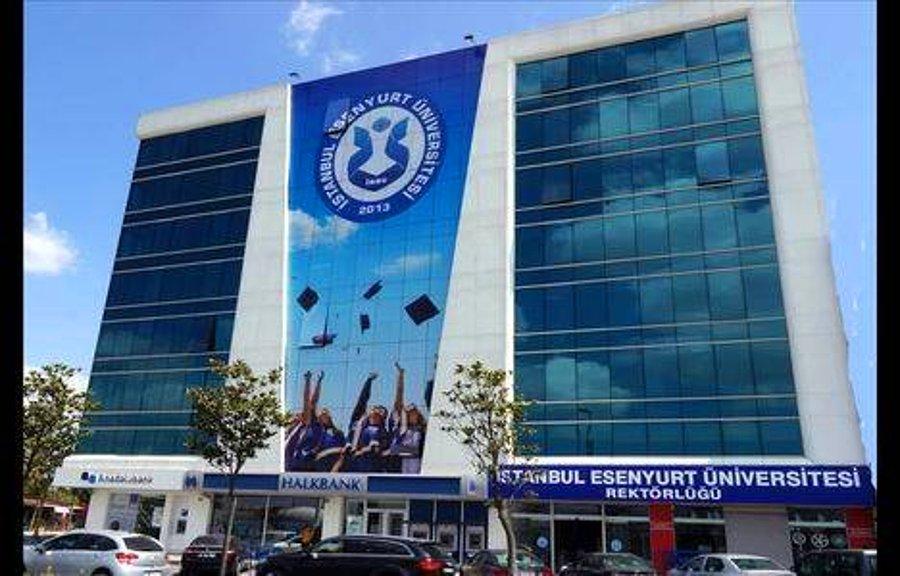 Belediye CHP'de, salonlar AKP'li ismin yönetiminde olduğu üniversitede!