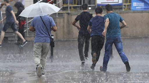 İstanbul sağanak yağışın etkisinde kaldı