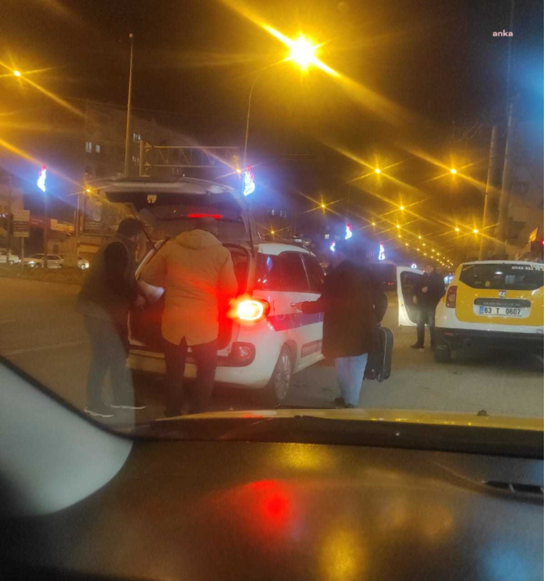 Şanlıurfa Büyükşehir Belediyesi zabıta aracı ile Viranşehir ilçesinde “korsan taksicilik” yapıldığı iddia edildi