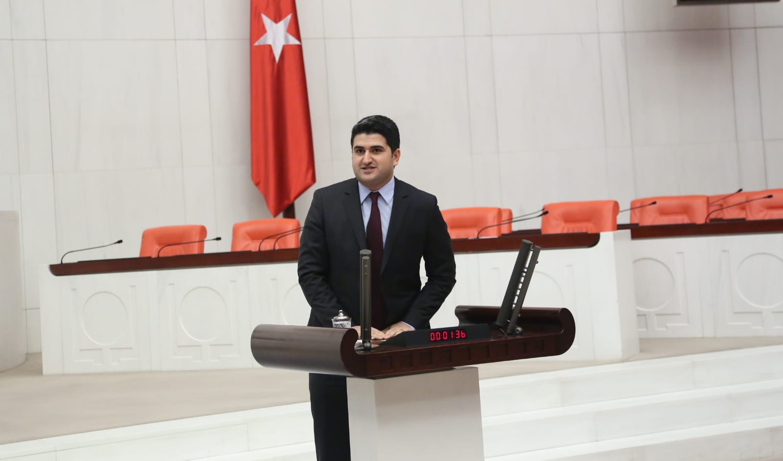 CHP'li Adıgüzel: Thodex vurguncusu kaçmadan önce bakanlığa çağrıldı mı?