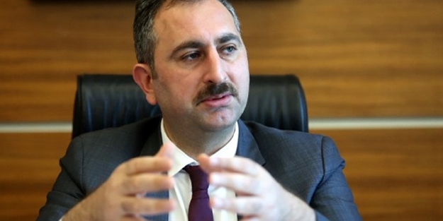 'Mafyadan 10 bin dolar alan siyasetçi' kim? Adalet Bakanı Gül'den ilk açıklama