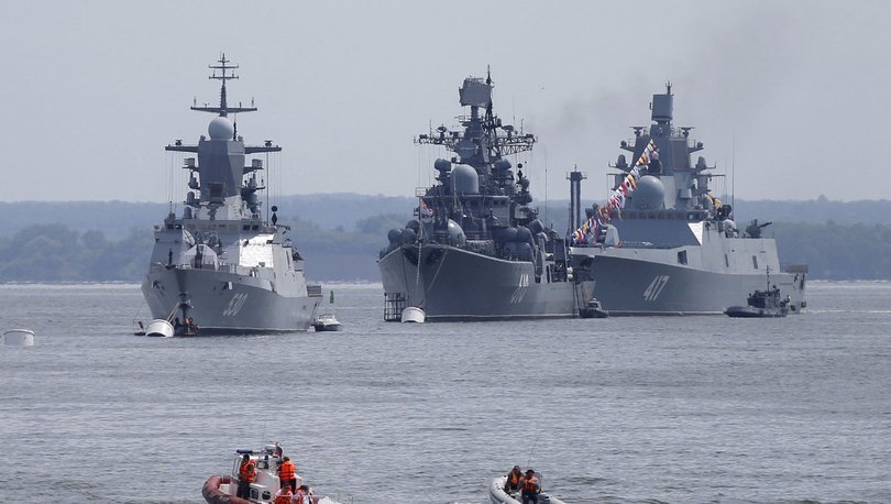 Rus savaş gemileri neden peş peşe İstanbul Boğazı'ndan geçiyor?
