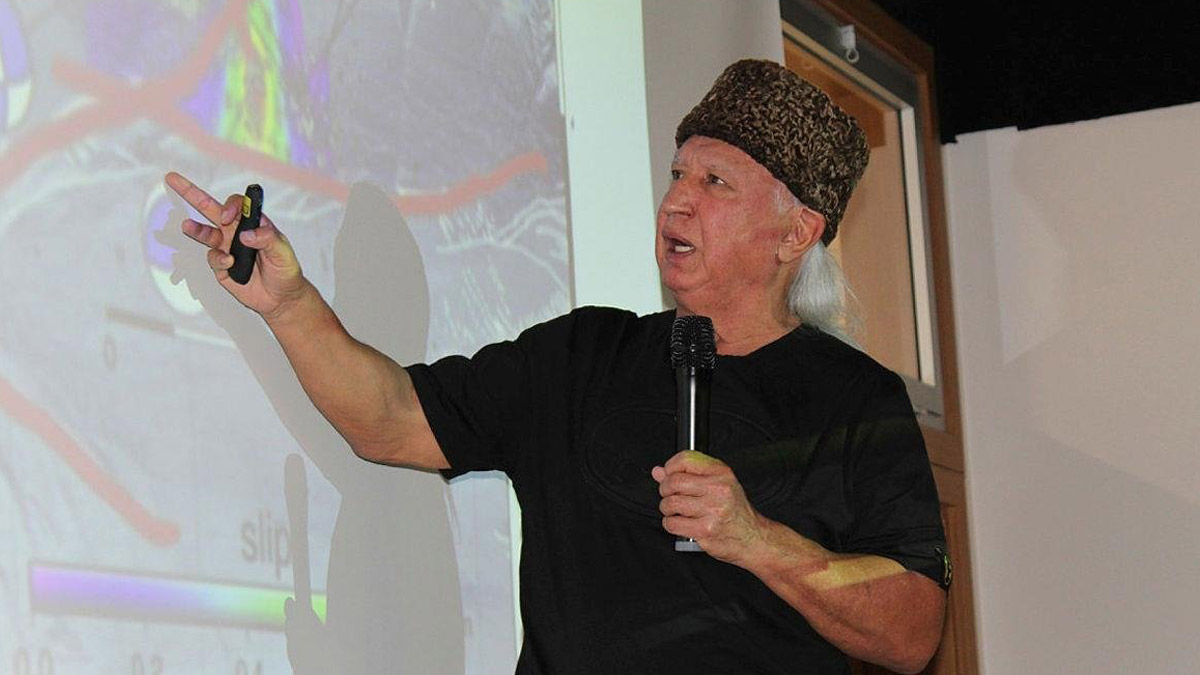 Prof. Dr. Şener Üşümezsoy'dan İstanbul'da meydana gelen deprem hakkında açıklama