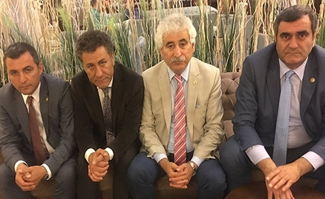 CHP’li vekillerden Meclis'te açlık grevi