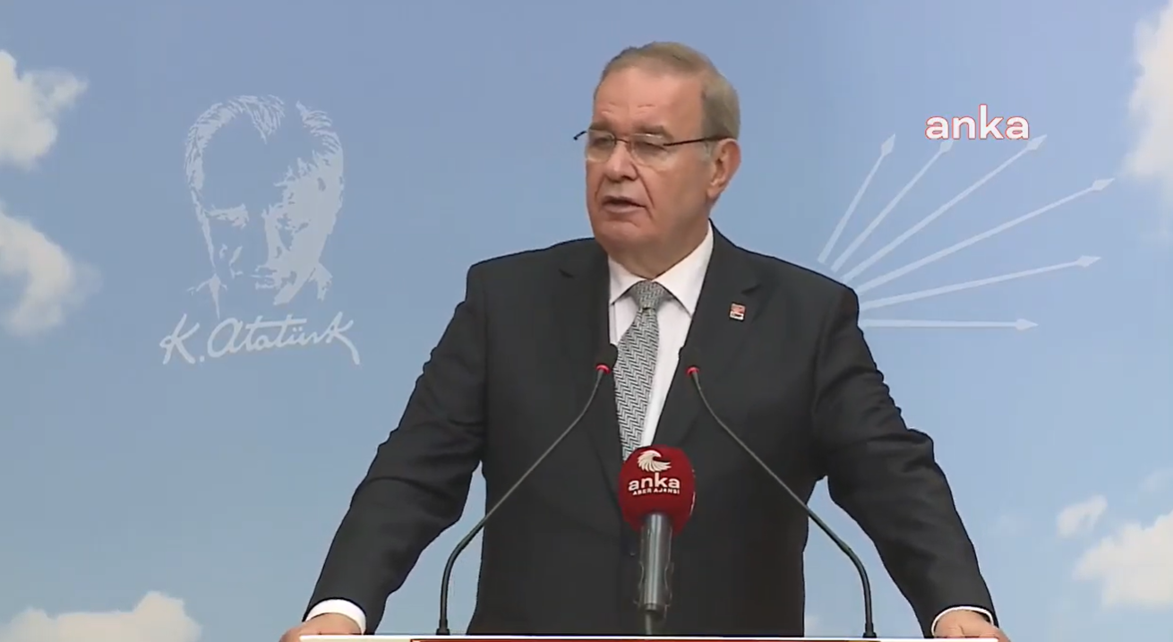 Faik Öztrak: "Bakanları, şanlı bayrağımızı bu rüşvetçiye dekor yaptılar!"