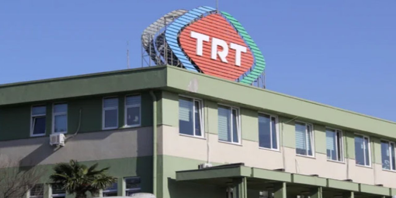 TRT'nin LGBT renklerini andıran paylaşımı apar topar silindi