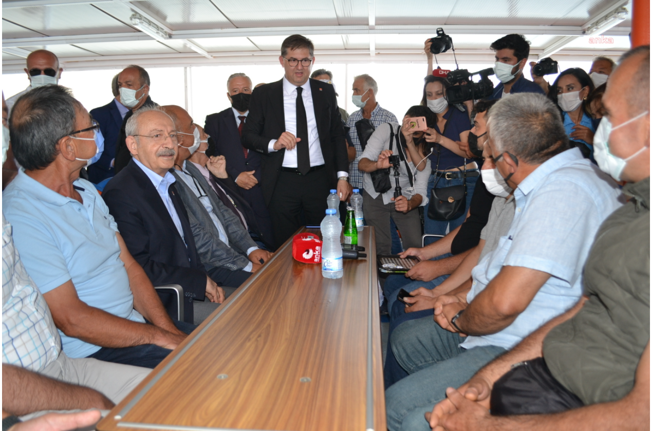 Kılıçdaroğlu Hereke'de balıkçılarla buluştu
