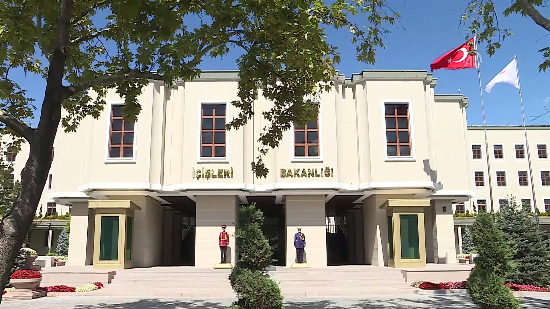 81 ilin valiliğine gönderildi... İçişleri Bakanlığı kademeli normalleşmenin detaylarını açıkladı