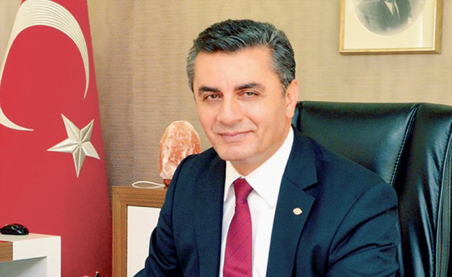 TRT'de istifa depremi
