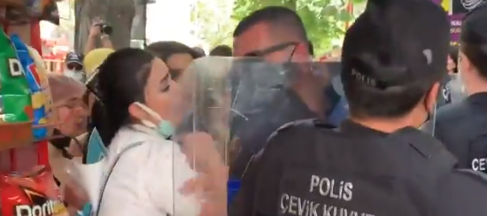 Ankara'daki Onur Yürüyüşü'ne polis müdahalesi! Çok sayıda gözaltı var