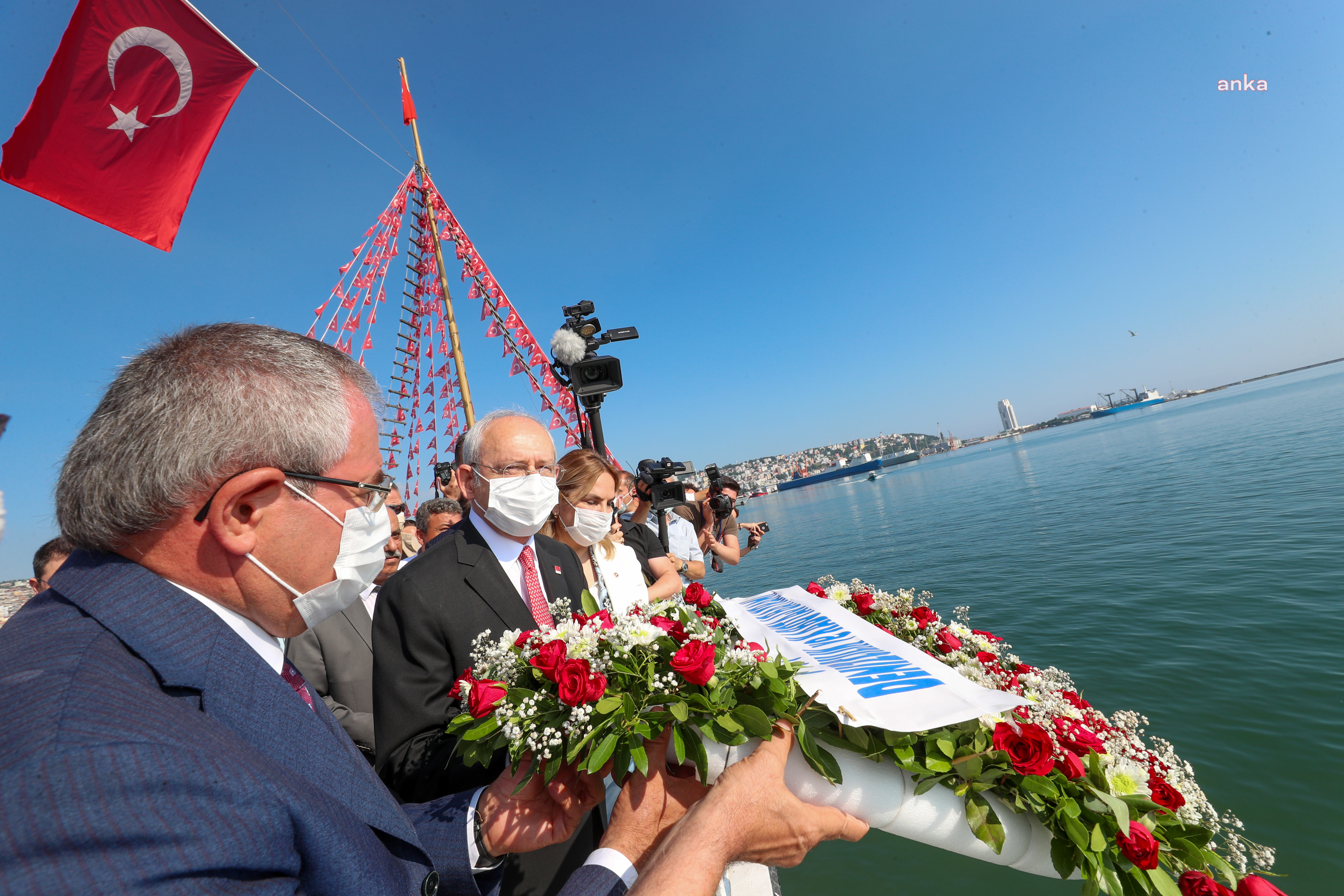 Kılıçdaroğlu, balıkçıkların sorunlarını dinleyecek gemiyi Samsun'dan uğurladı