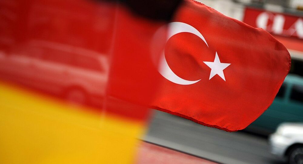 Almanlar o Türk siyasetçileri kıskanıyor!