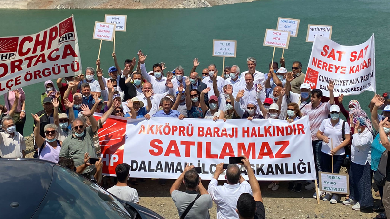 CHP, Akköprü Barajı’nın satılmasına karşı eylem yaptı