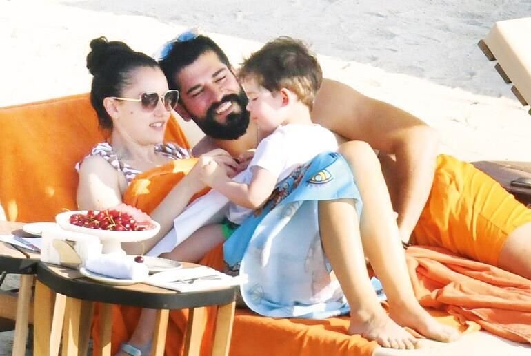 Fahriye Evcen ve Burak Özçivit'in tatil keyfi!