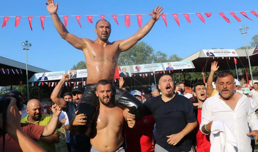 660'ncı Tarihi Kırkpınar Yağlı Güreşleri'nde kazanan Ali Gürbüz!