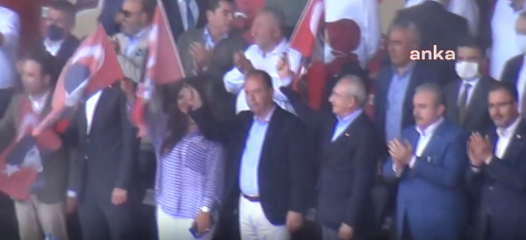 Kırkpınar'da yine 'bayrak vakası' yaşandı