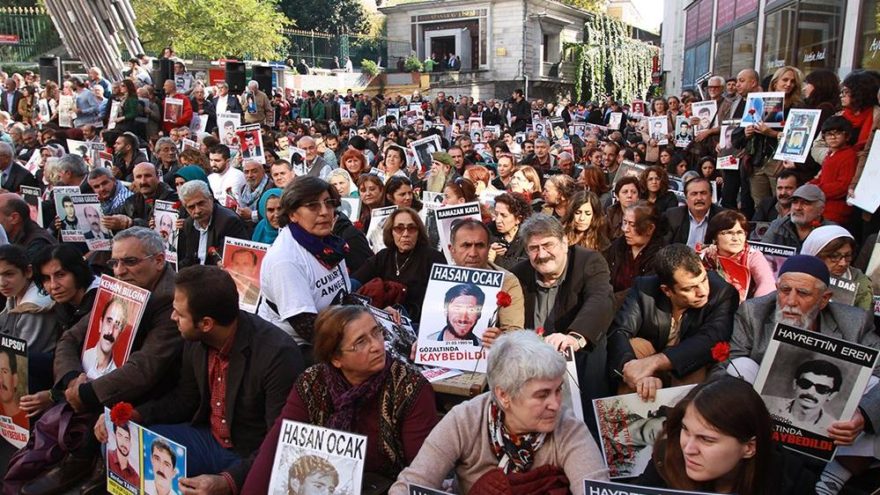 "Karanfilin suçu ne?" Cumartesi Anneleri ikinci kez hakim karşısında!