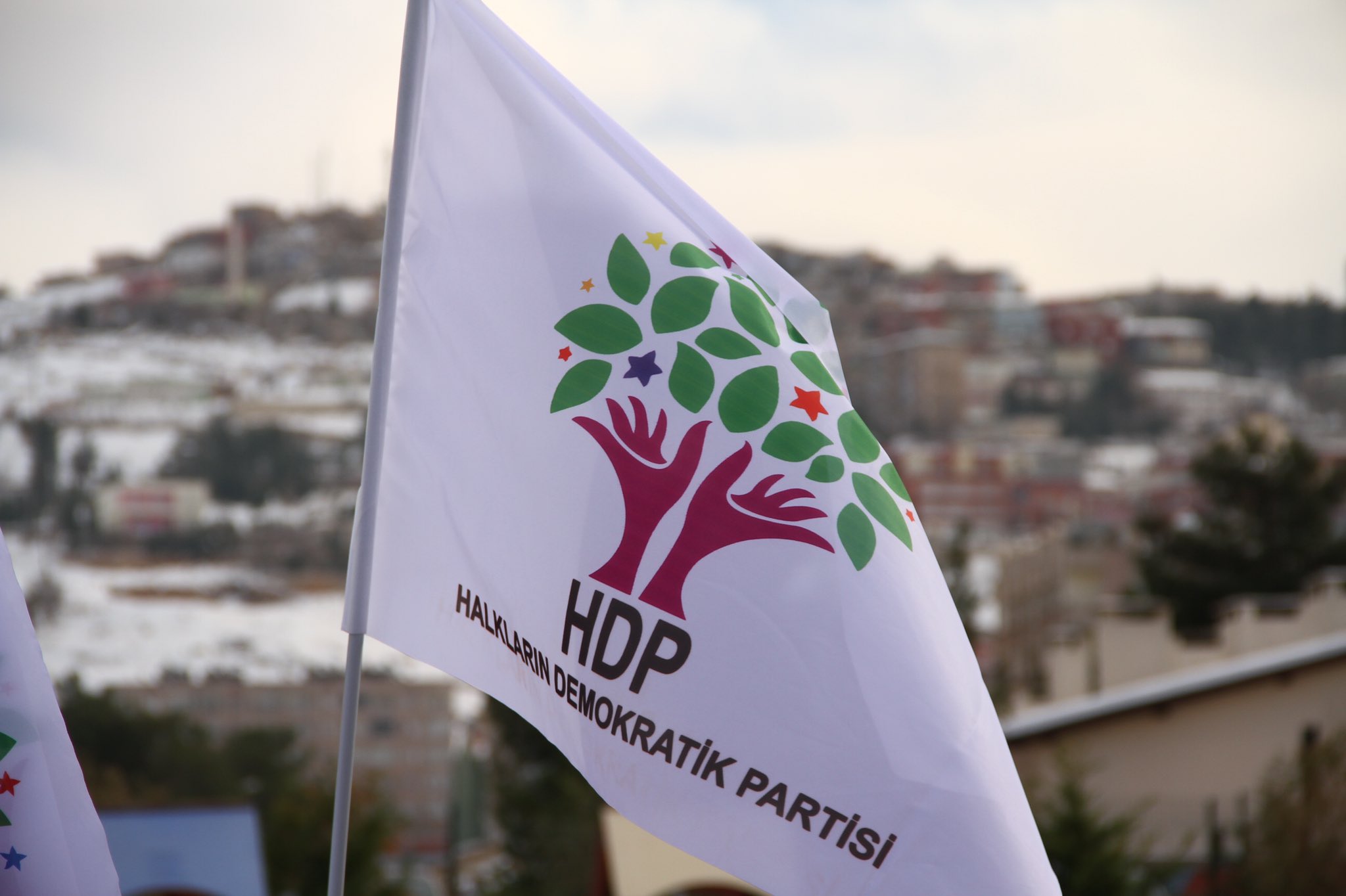 Bir HDP binasına daha silahlı saldırı!