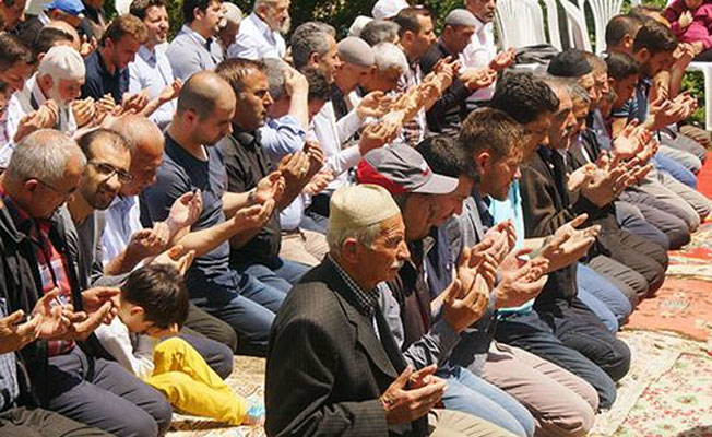 Ankaralı turşucular yağmur duasına çıktı