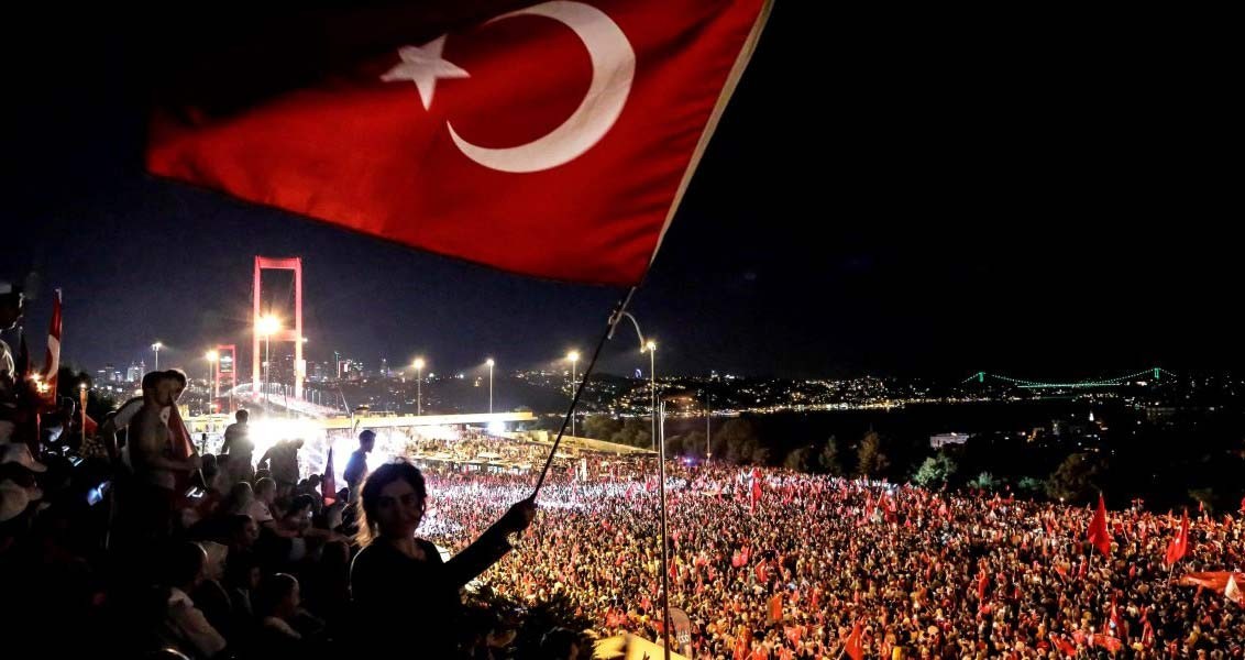 Uğur Dündar'dan çok konuşulacak yazı! CHP, 15 Temmuz gecesi ne yaptı?
