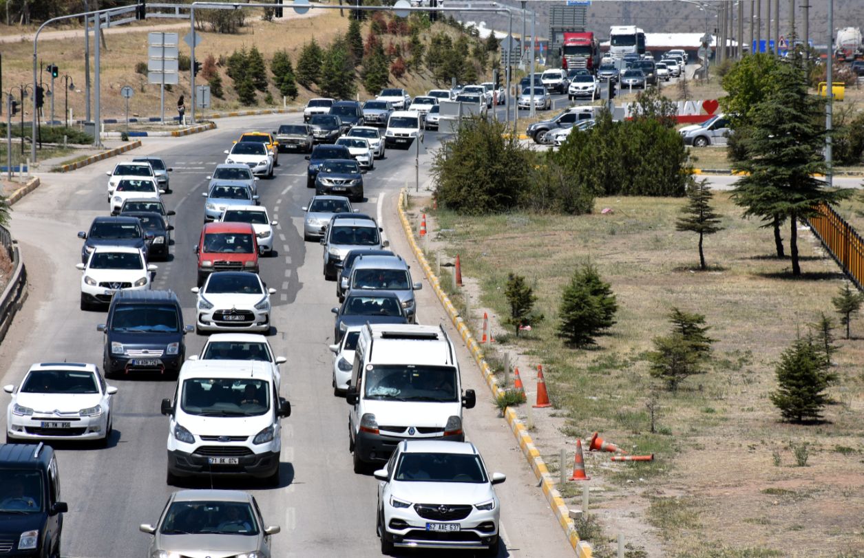 Yola çıkacaklar dikkat! 43 ilin geçiş noktası kilit!