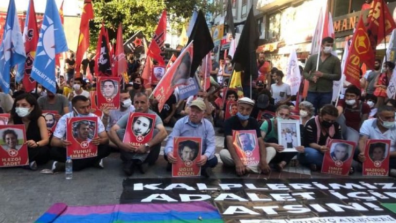 Suruç Katliamı'nın 6. yıl dönümünde Kadıköy'de düzenlenen anmaya polis müdahalesi