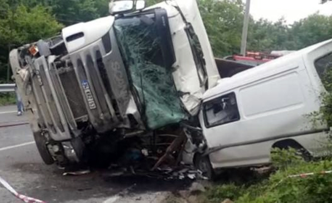 Beykoz'da feci kaza: 1 ölü, çoğu öğrenci 8 yaralı