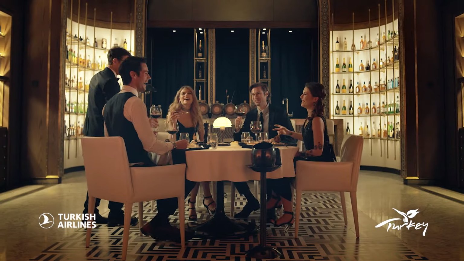 'Rakı ve şarap' sahneleri gündem oldu... THY ve Turizm Bakanlığı'ndan sosyal medyayı sallayan reklam filmi!