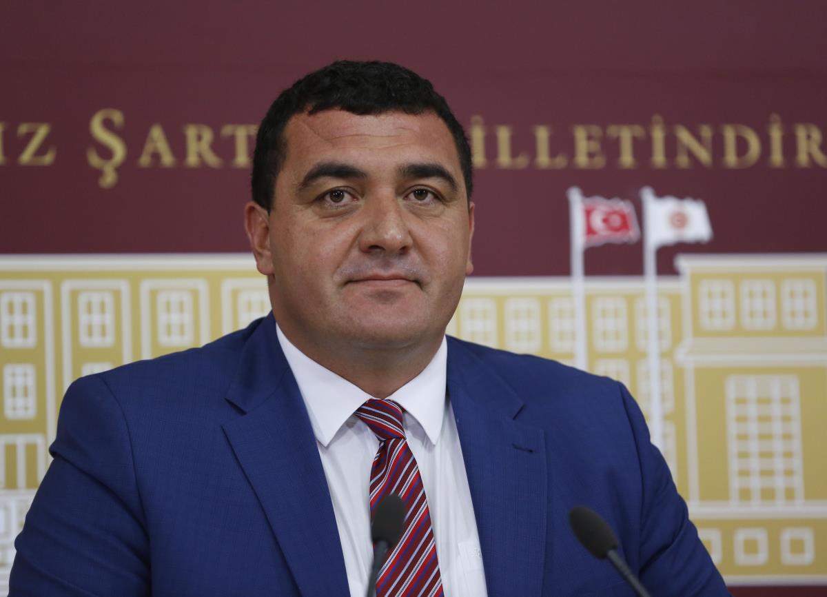 CHP'li Karasu: "Görevi yangın tespit, müdahale ve söndürme süresini kısaltmak olan İHA’lar ciğerlerimiz yanarken havada mıydı?"