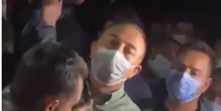 Yangın bölgesini gezen Çavuşoğlu'na öfkeli vatandaştan şok tepki! "Konu bu değil!"