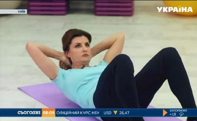 Cumhurbaşkanının karısı, aerobik programı sunuyor