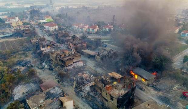 Manavgat'taki yangın bir türlü durdurulamıyor